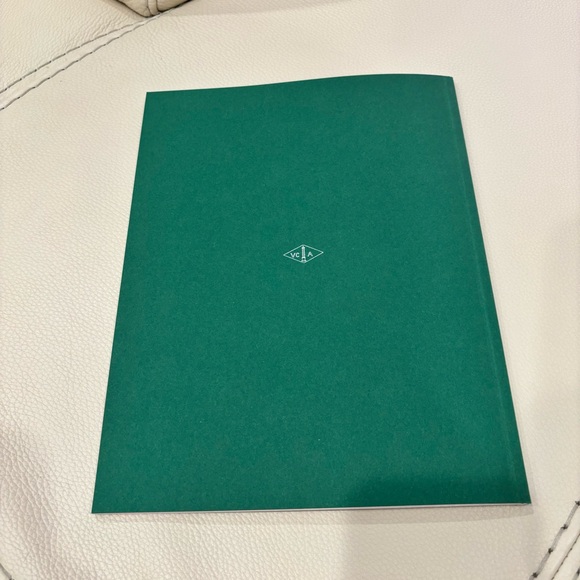 Van Cleef & Arpels Spring Coffee Table Book, Catalog  Frivole Collection - Picture 4 of 7